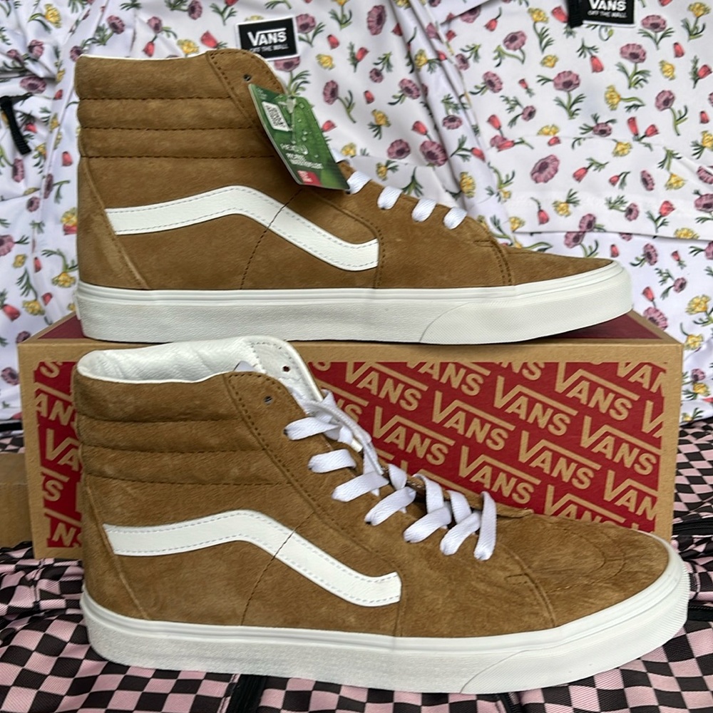 Vans Men’s Sk8-Hi
Pig Suede Tobacco Brown
VN0005U9TBN
Sneakers